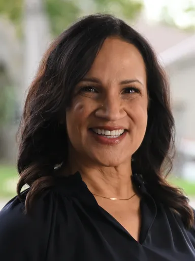 Lisa Demuth